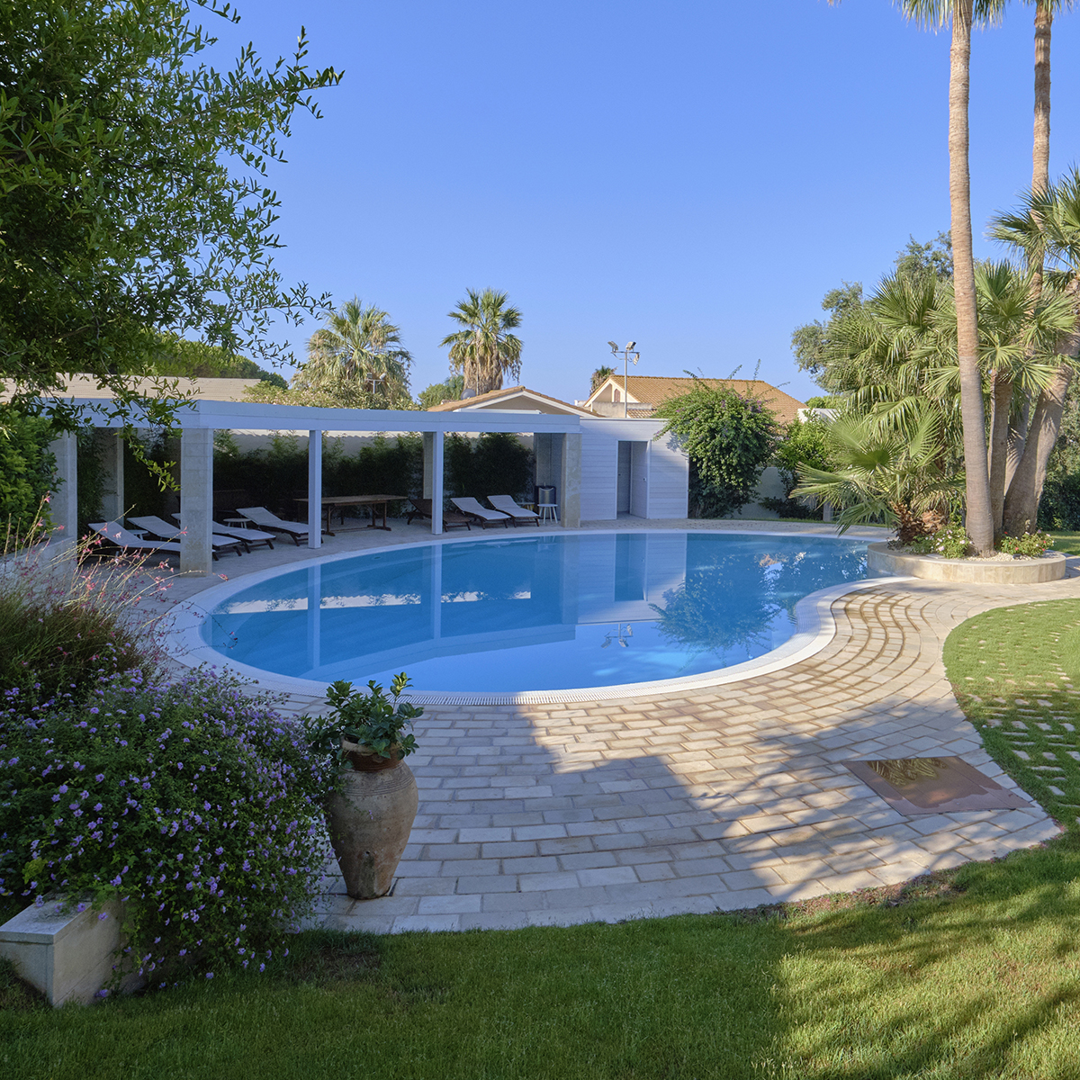 Strategic marketing solutions for pool contractors in Houston, TX